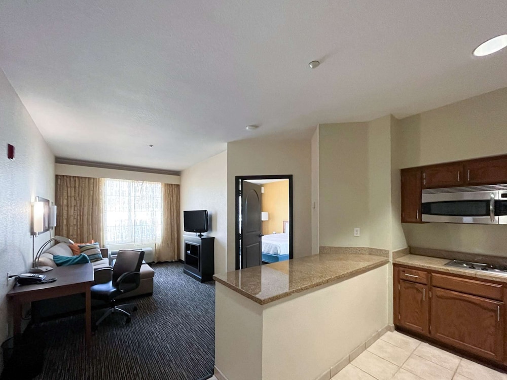 Elkira Court Motel 47/58