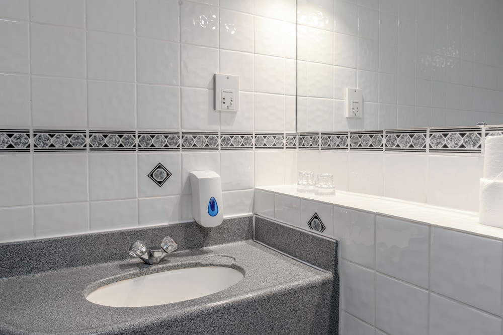 Heathlands Hotel Bournemouth 46/48