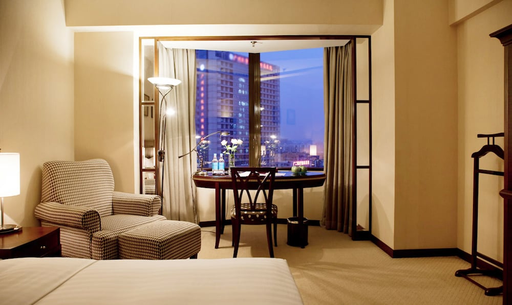 Rosedale Hotel And Suites 30/38