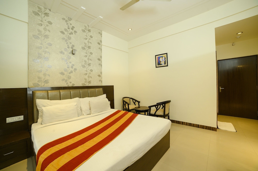 Hotel Karan Vilas 16/64