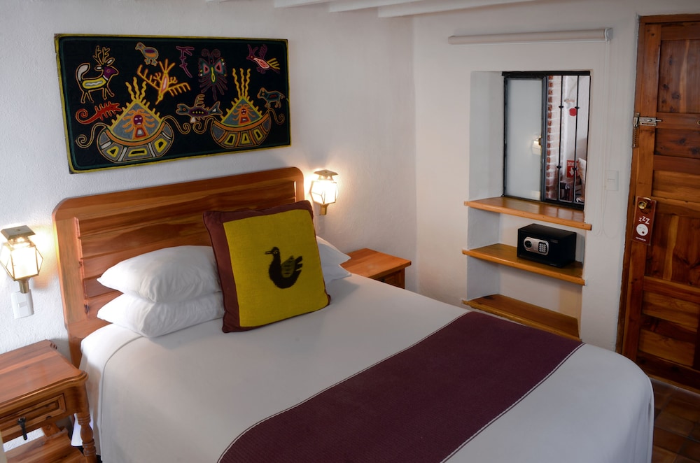 Hotel Los Arcos 25/65