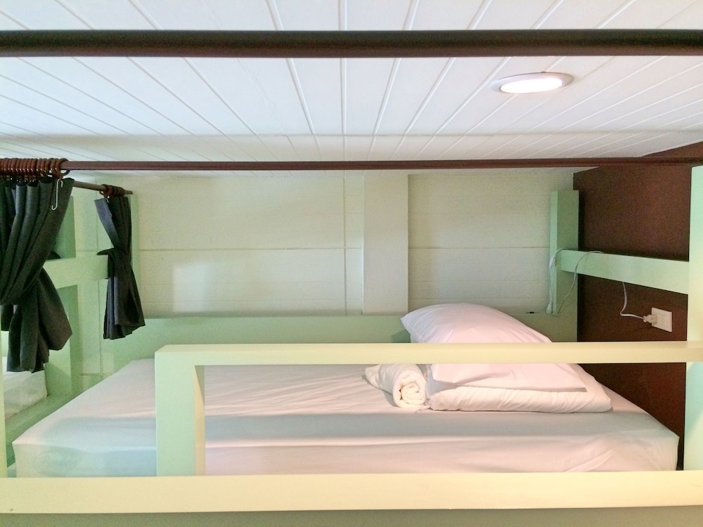Yoo Yen Pen Sook Hostel 16/64