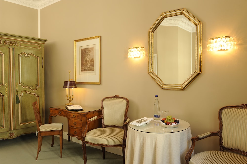 Hotel Splendid-Dollmann 38/67