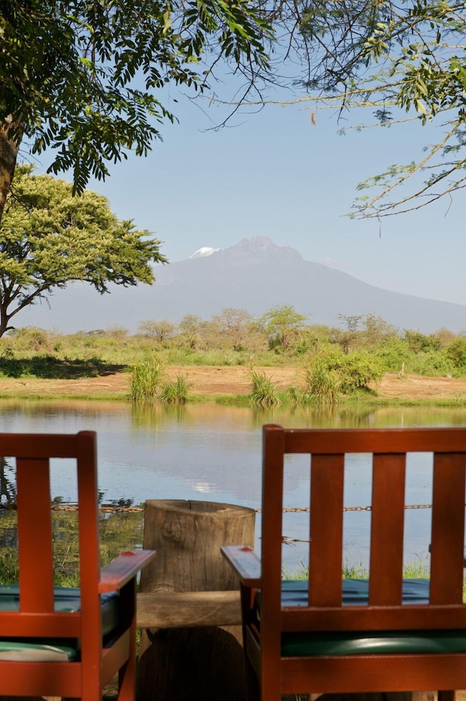 Voyager Ziwani Tented Camp 36/43