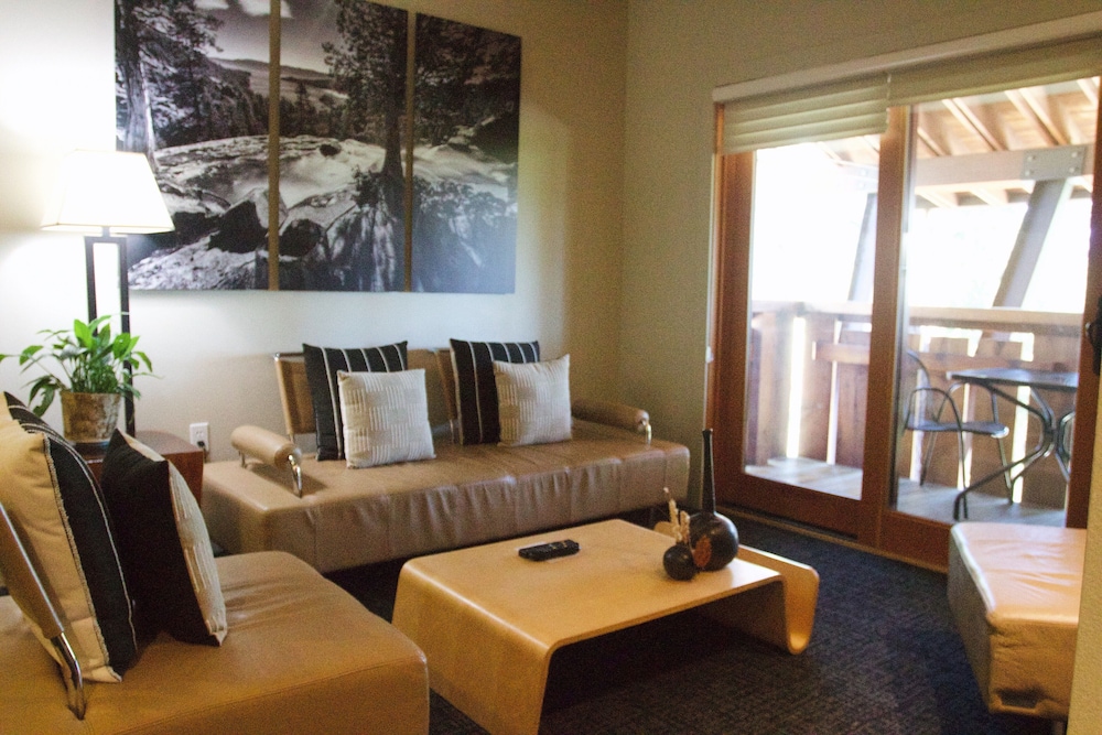 Gravity Haus Truckee-Tahoe 33/50