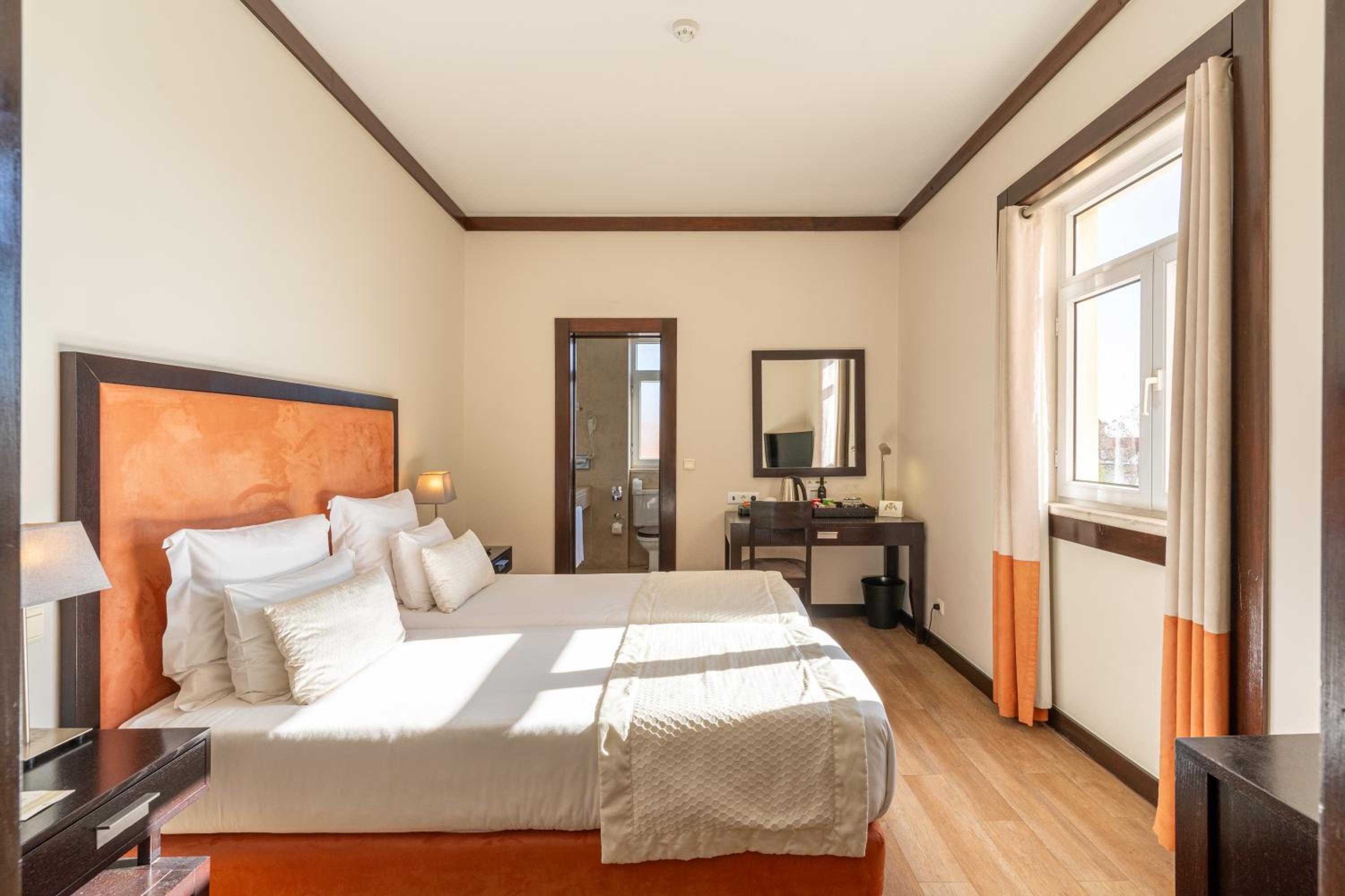 Room, Twin Beds