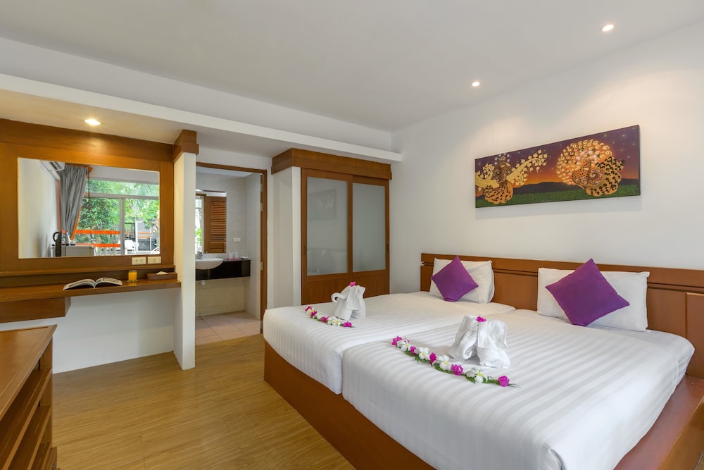 Phuket Sea Resort 11/50