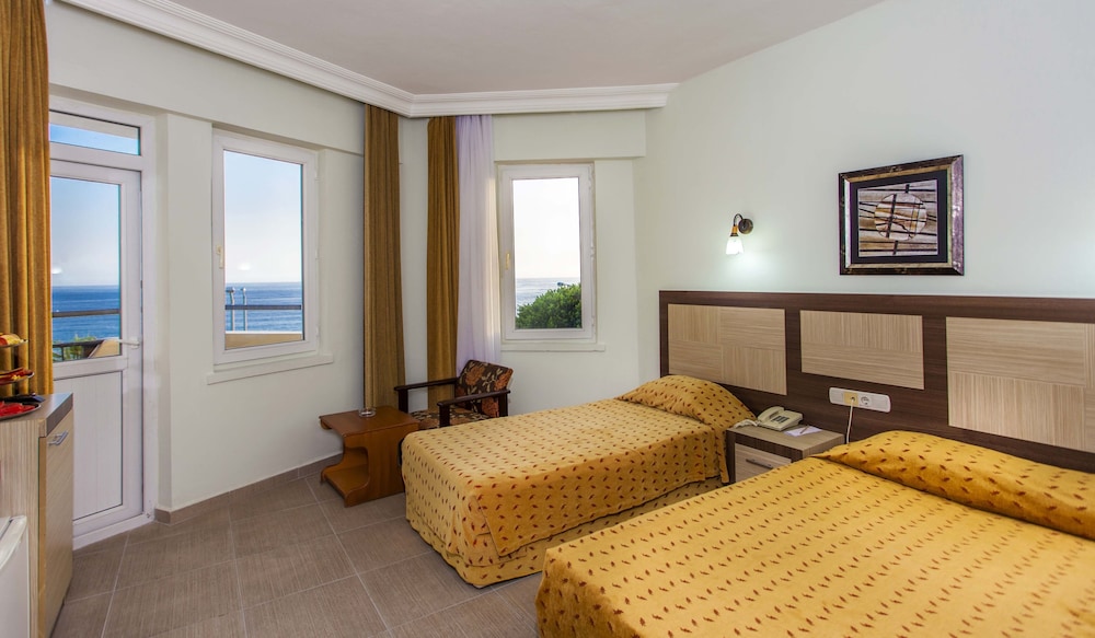 Kleopatra Beach Hotel 24/59