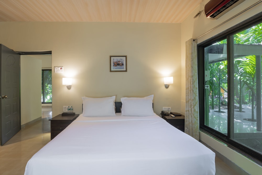 Forest, Premium, Suite, Queen Bed, Sofa