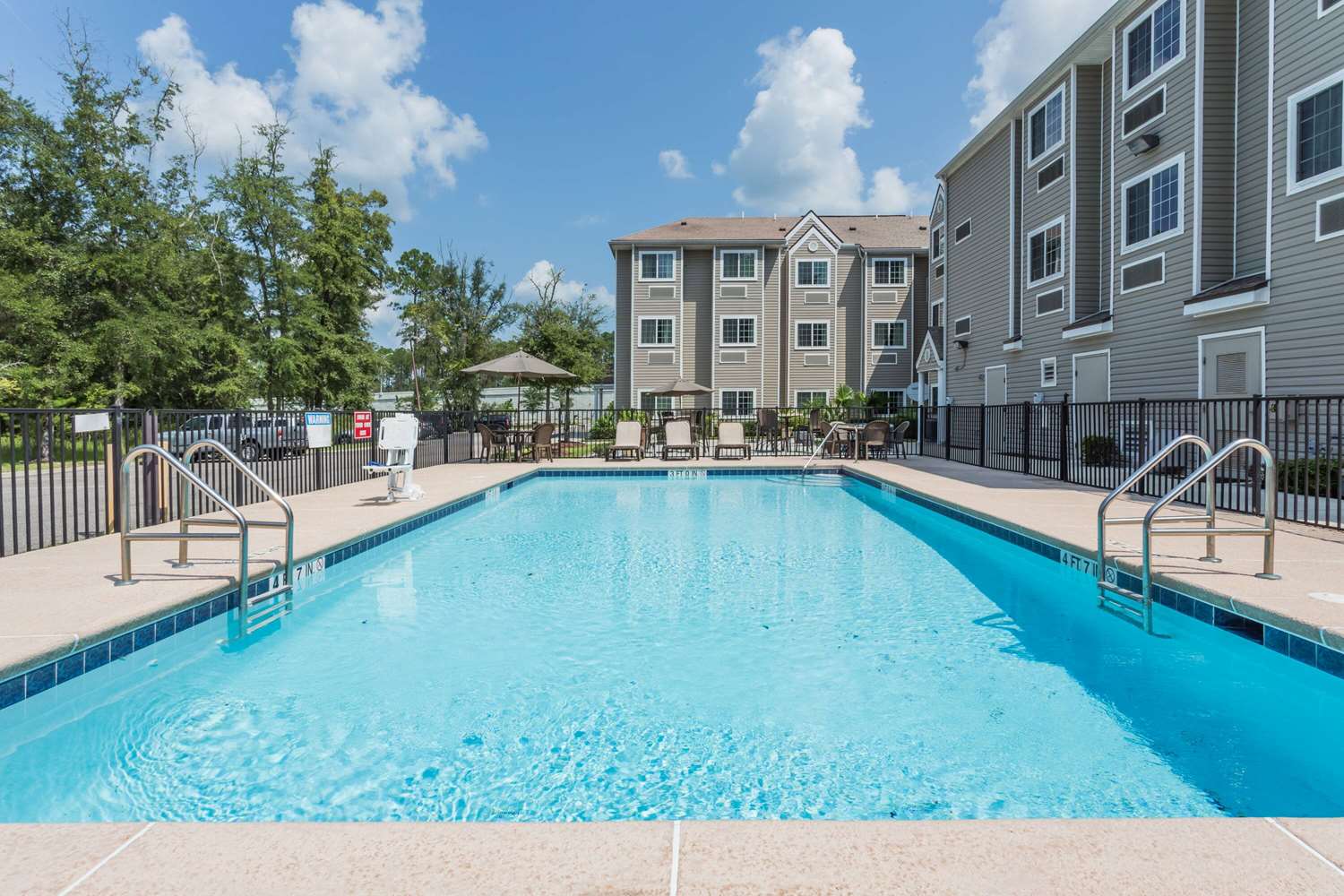Microtel Inn & Suites by Wyndham Jacksonville Airport 19/40