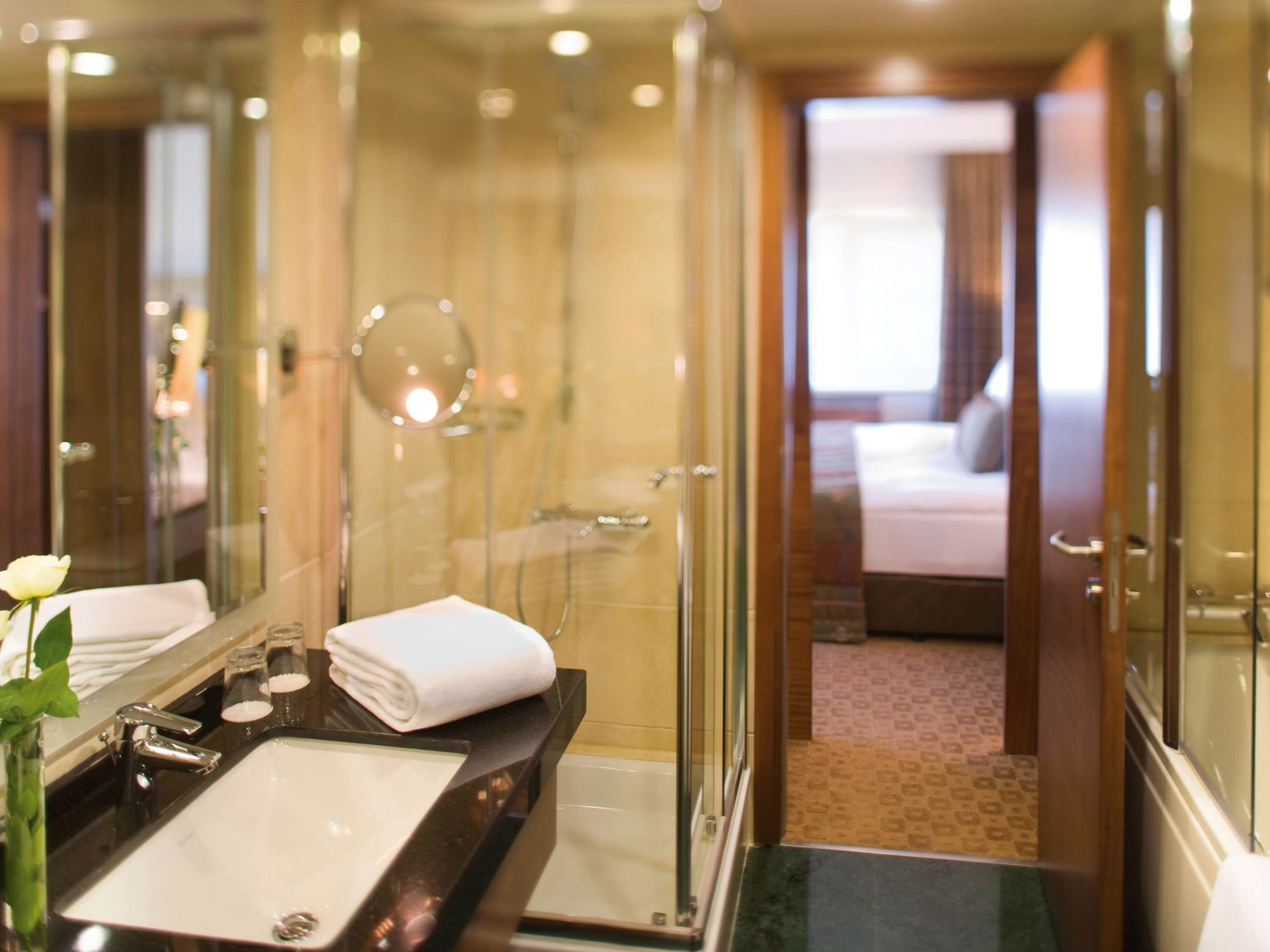 Superior, Twin Beds, Movenpick Hotel Izmir 5/5