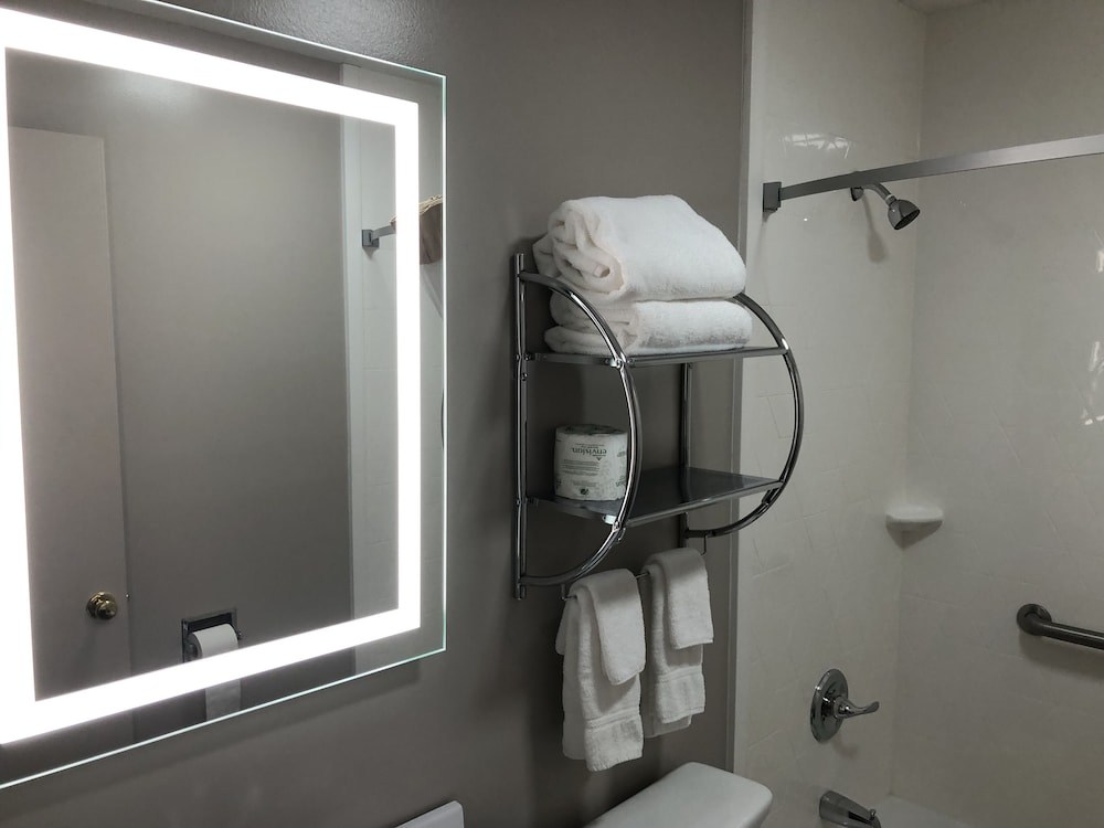 Dupont Suites 27/27