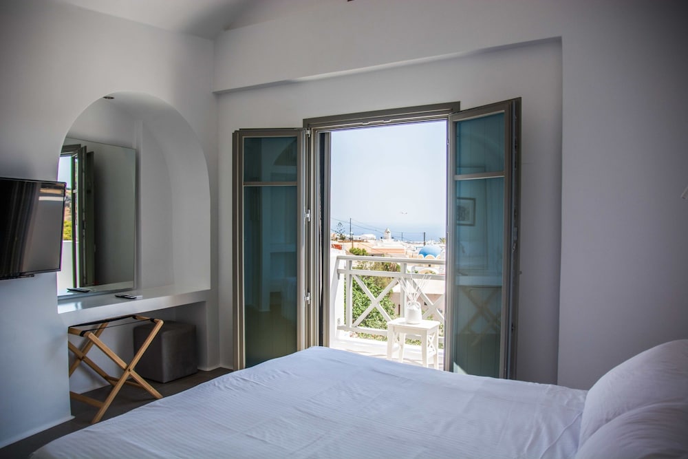 Amphitrite Suites Santorini 39/68