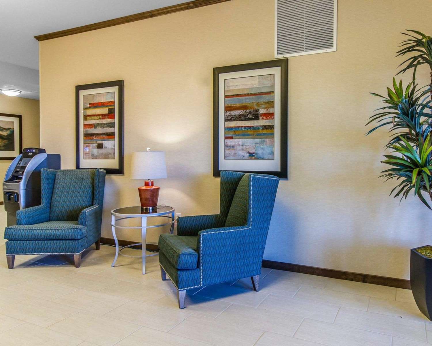 Mainstay Suites Watford City 8/14