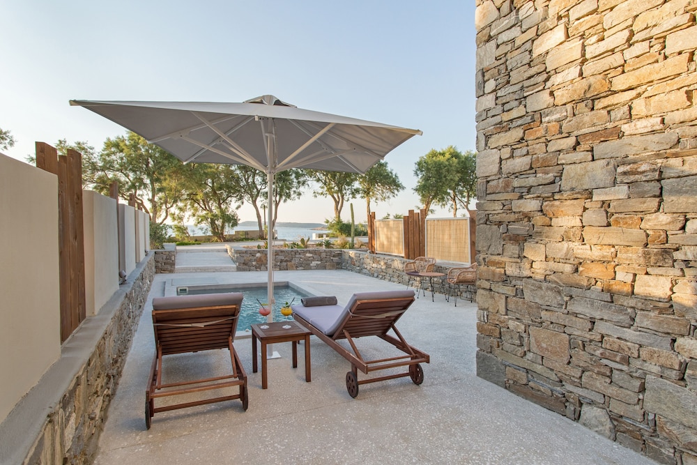 Paros Comfy Suites 47/50