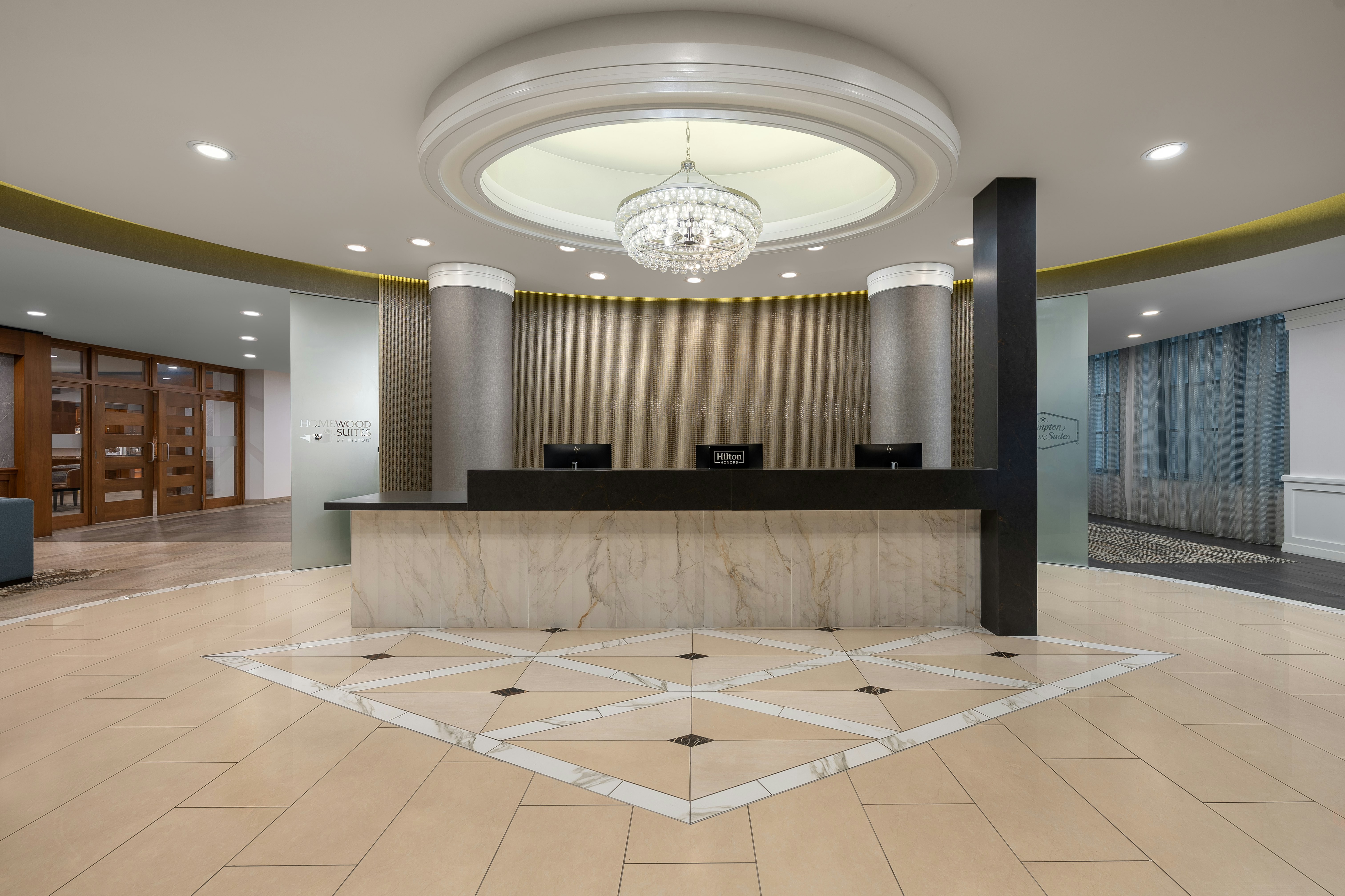 Hampton Inn Suites Cincinnati Downtown 7/72