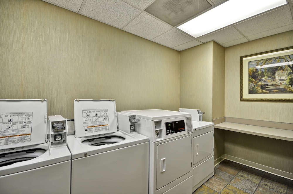 Hampton Inn & Suites Memphis East Germantown Area 37/53