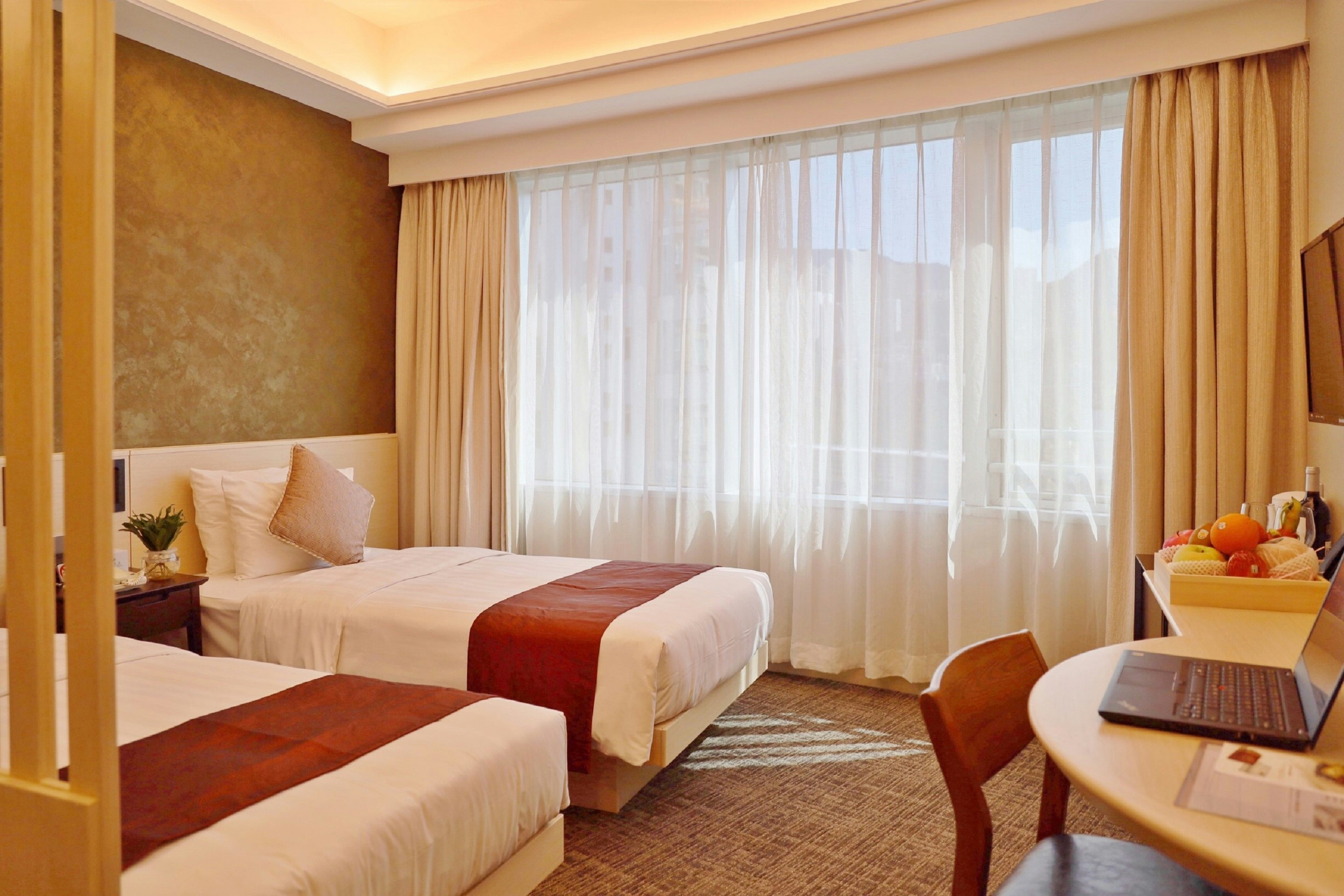 Pacific, Premier, Twin Beds