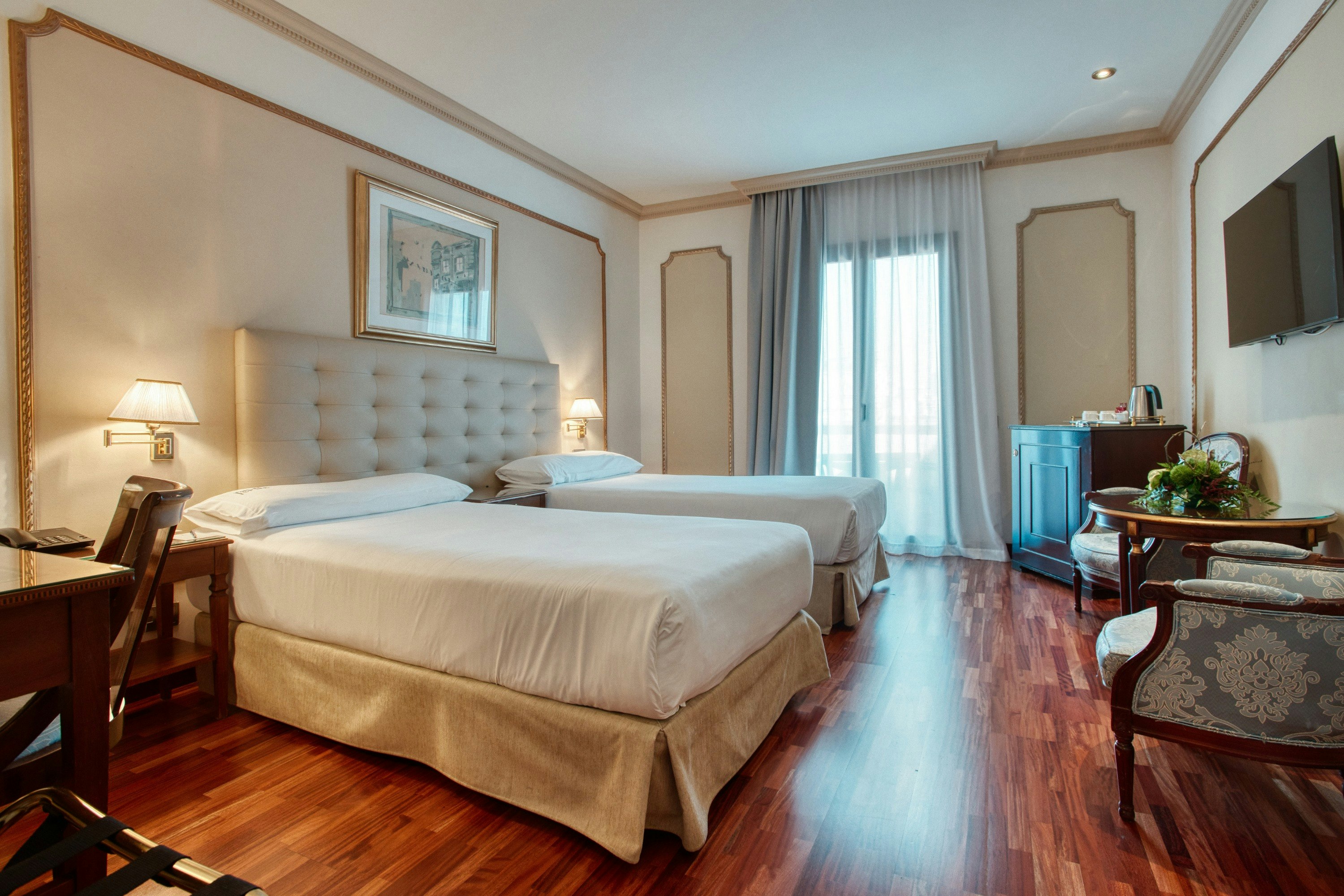 Roger De Lluria Hotel 19/57