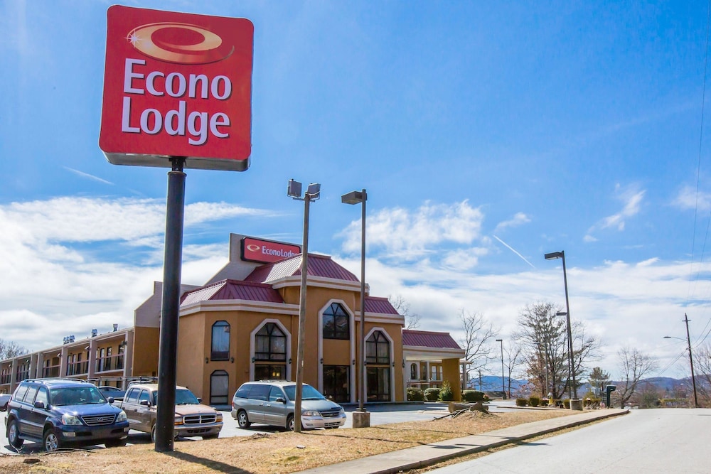 Econo Lodge Hendersonville 1/19
