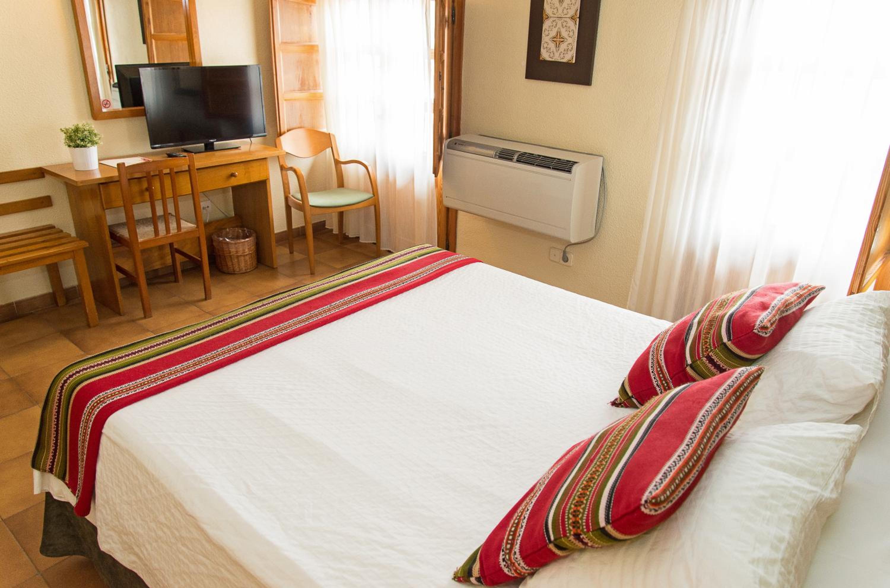 Hotel Rey Don Jaime 11/55