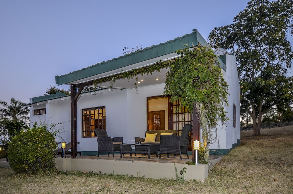 White House Lodge 2/69