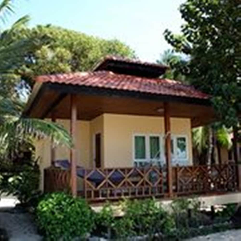 Rin Beach Resort 4/70