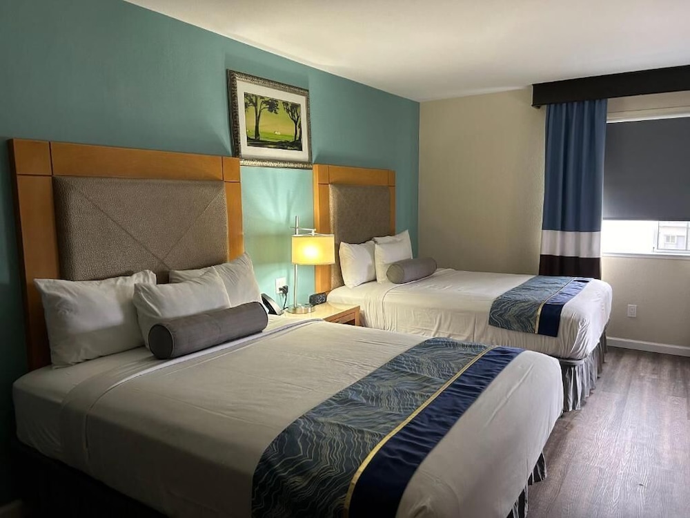 Suite, 2 Queen Beds, Ocean View
