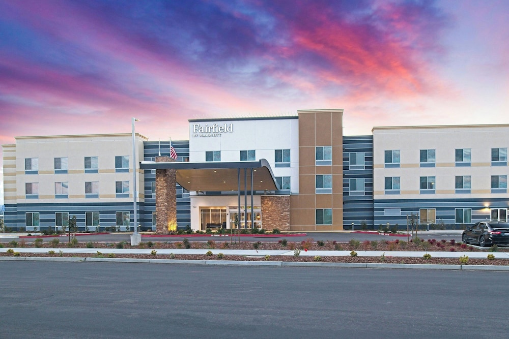 Fairfield Inn & Suites by Marriott Sacramento Winters 2/50