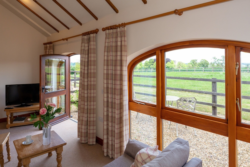 Church Farm Lodge 28/50