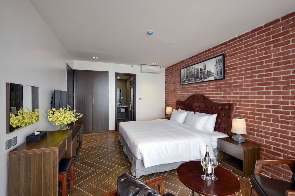 The Marron Hotel 22/50