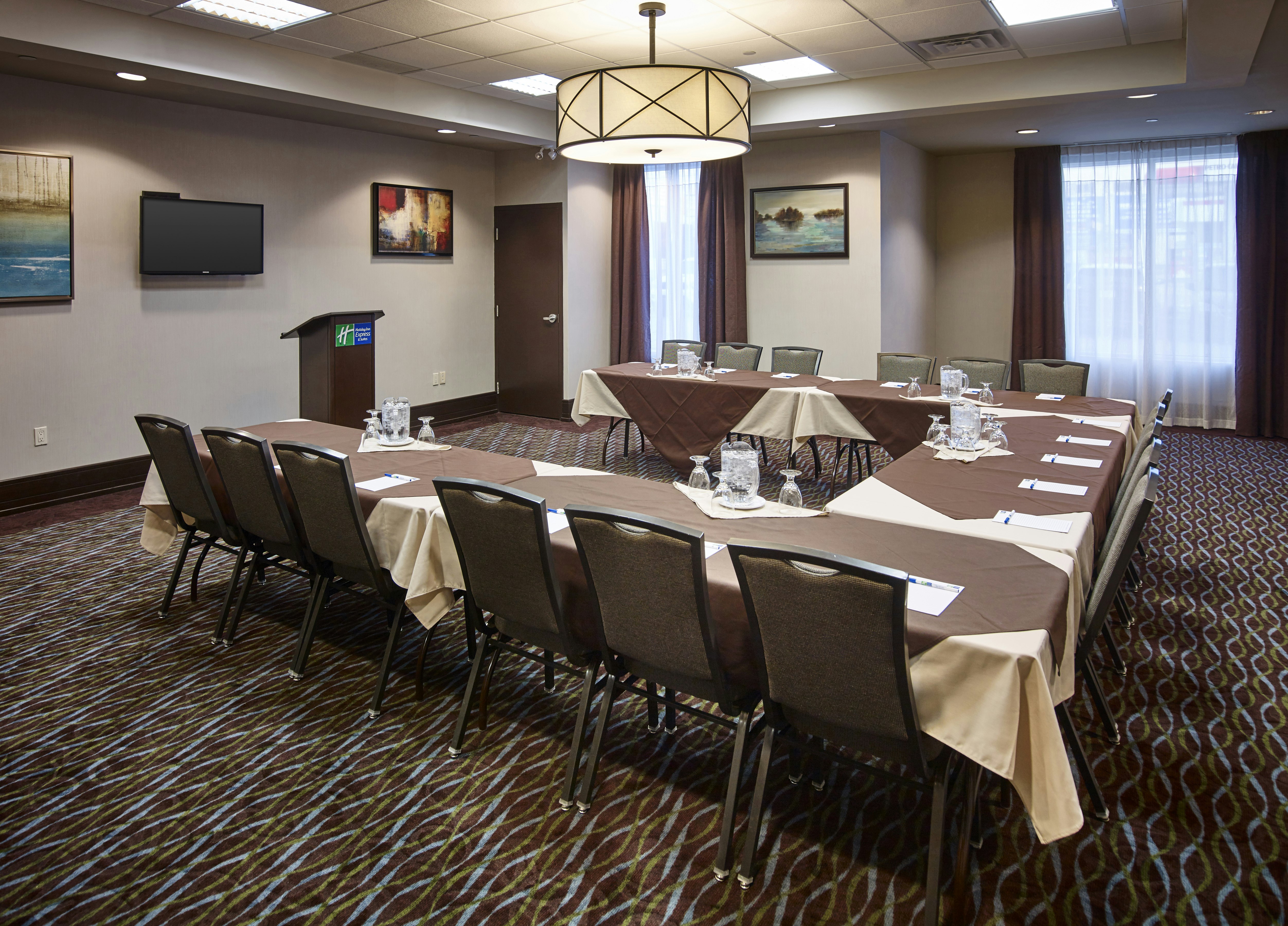 Holiday Inn Express Hotel Amp Suites Timmins 27/39
