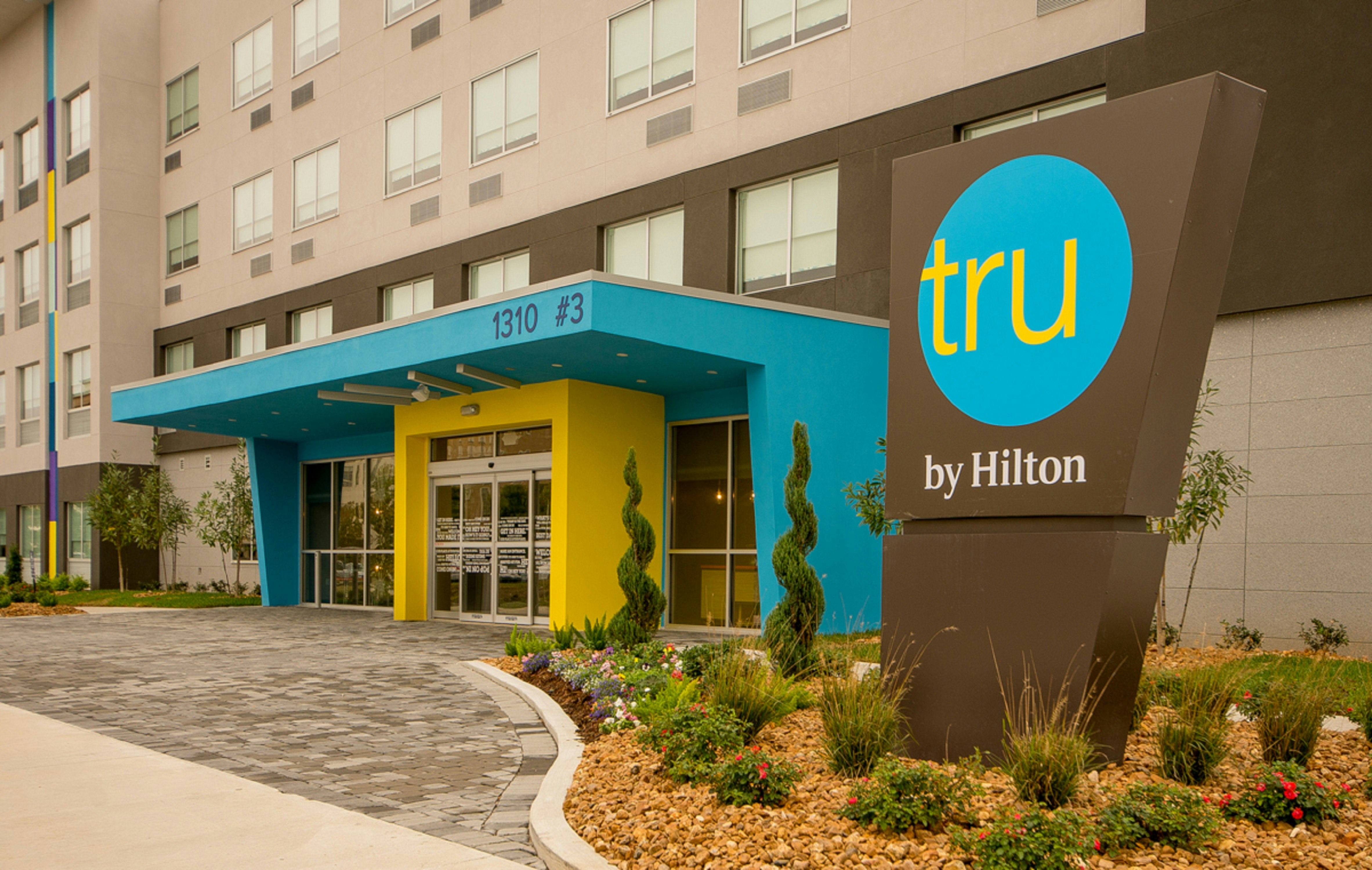 Tru By Hilton Lafayette 8/64
