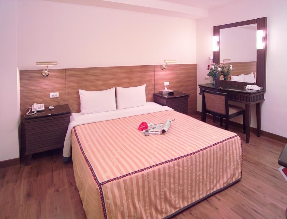 Hua Tai Hotel 14/37