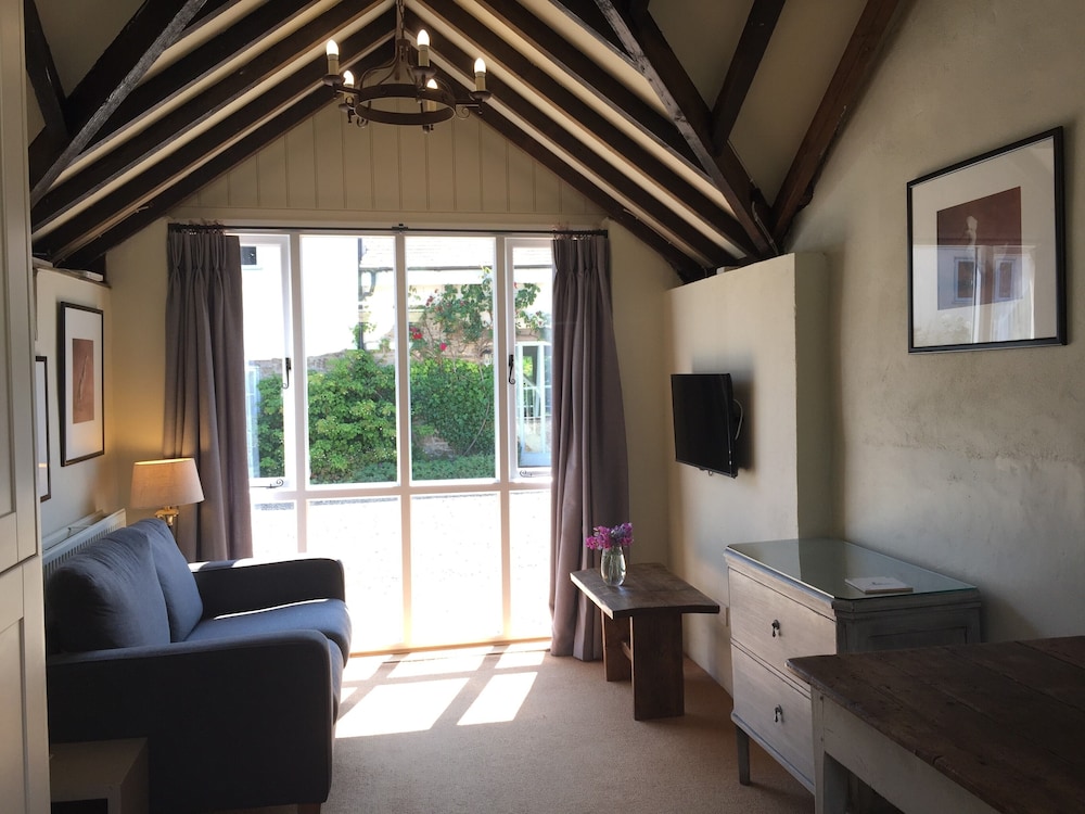 Munden House 19/50
