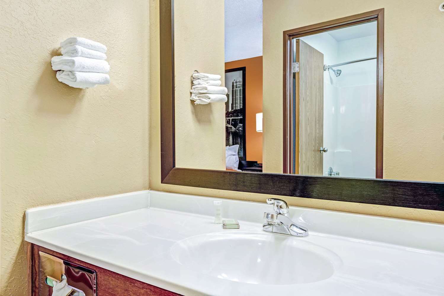 Blaine Town Inn & Suites 24/25