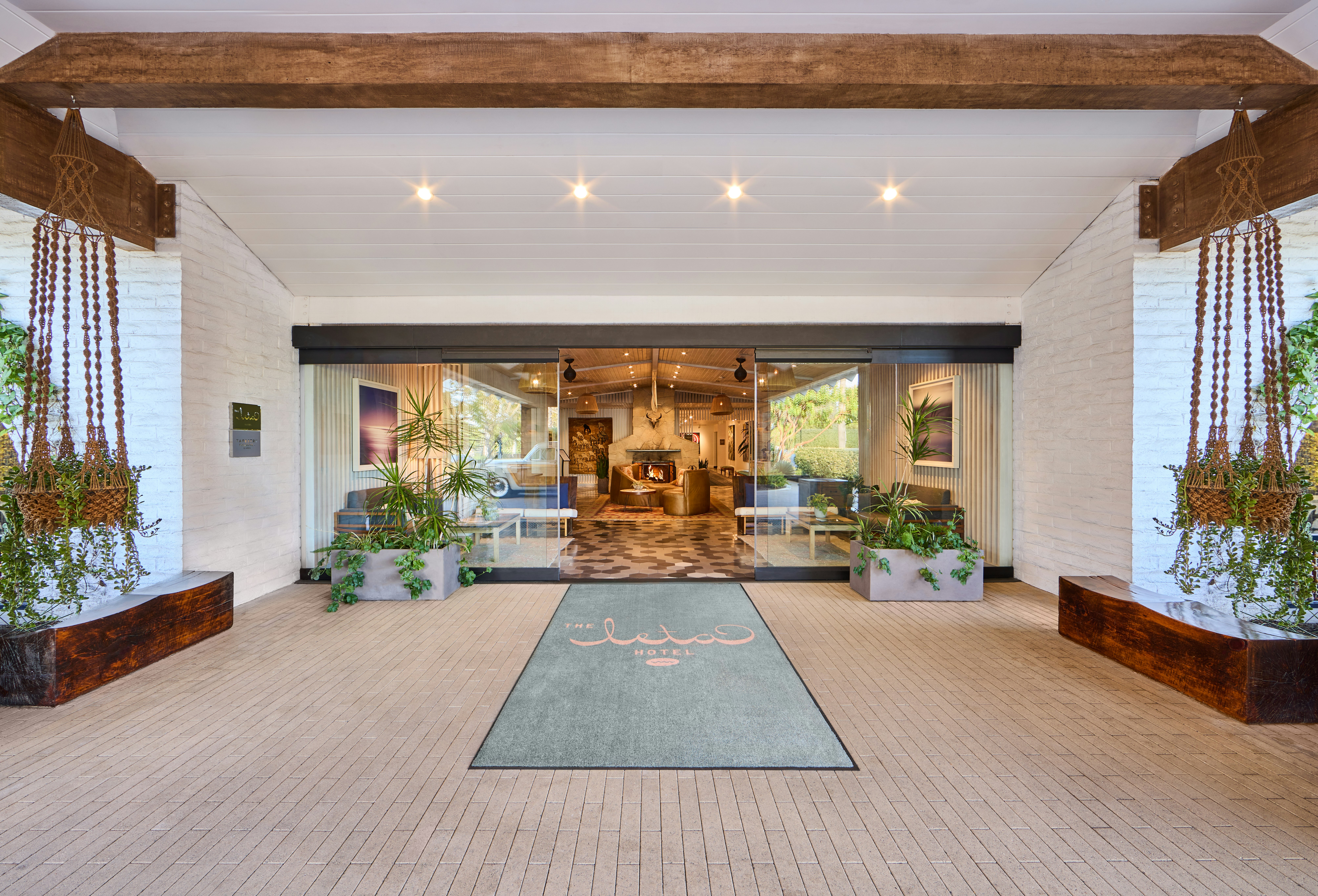 The Leta Santa Barbara Goleta, Tapestry Collection by Hilton 13/81