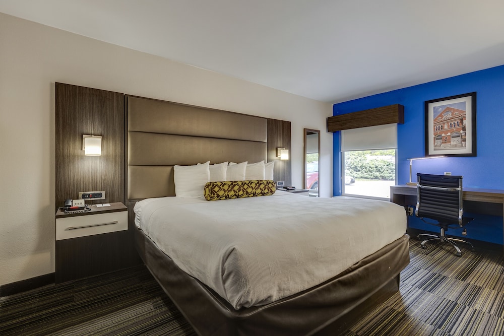 Alexis Inn and Suites Nashville Airport 17/40