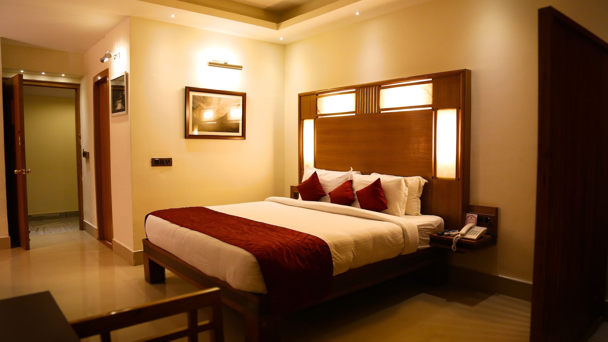 1 BEDROOM, EXECUTIVE, SUITE, CITY VIEW
