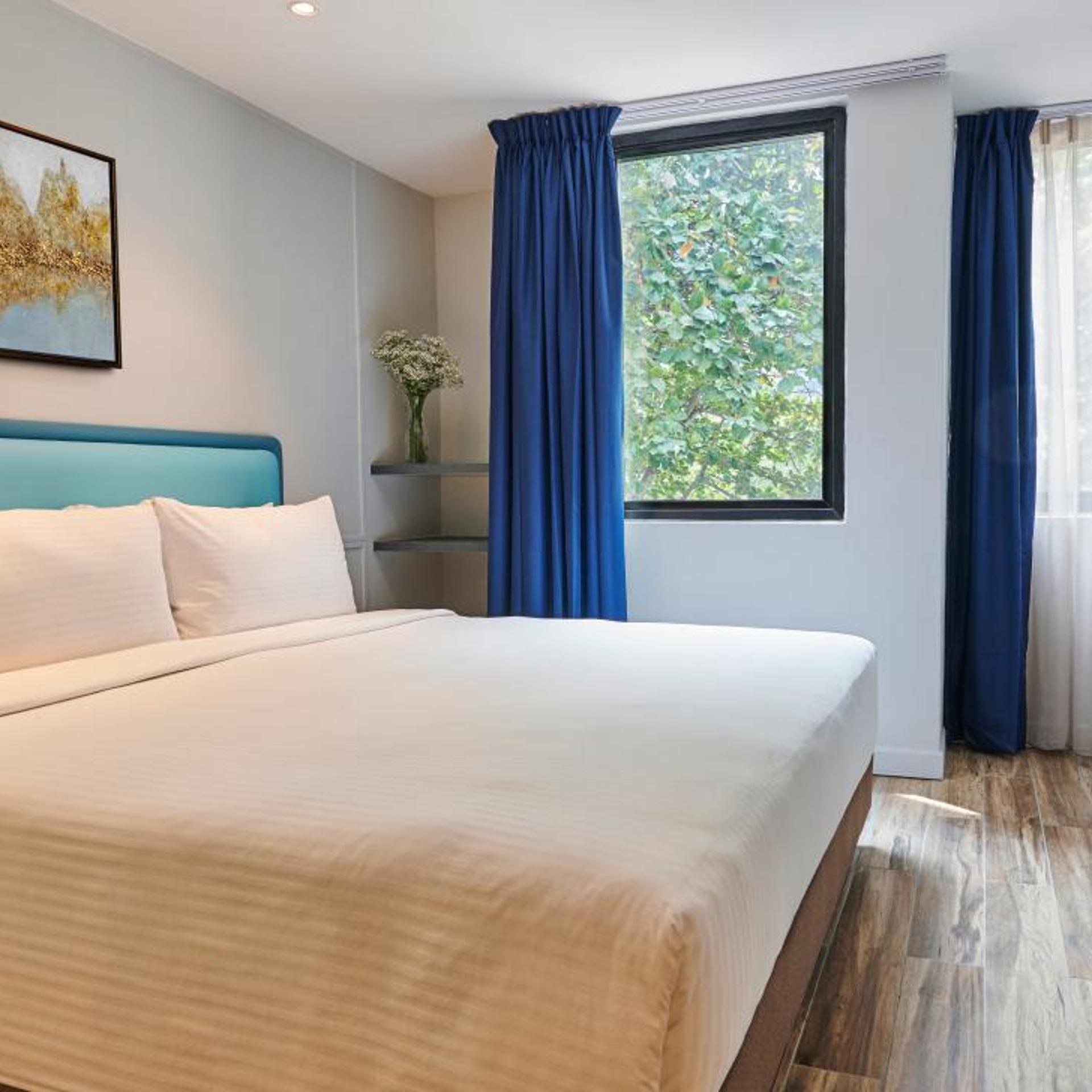 Plus, Superior, King Bed