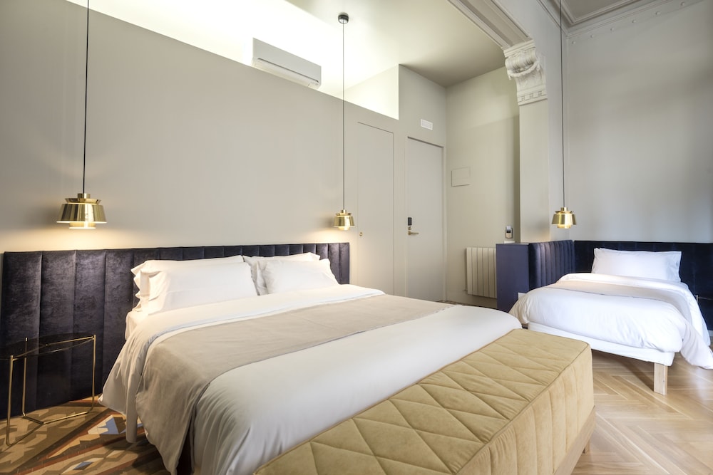 ROOM, DOUBLE BED, WITH EXTRA BED