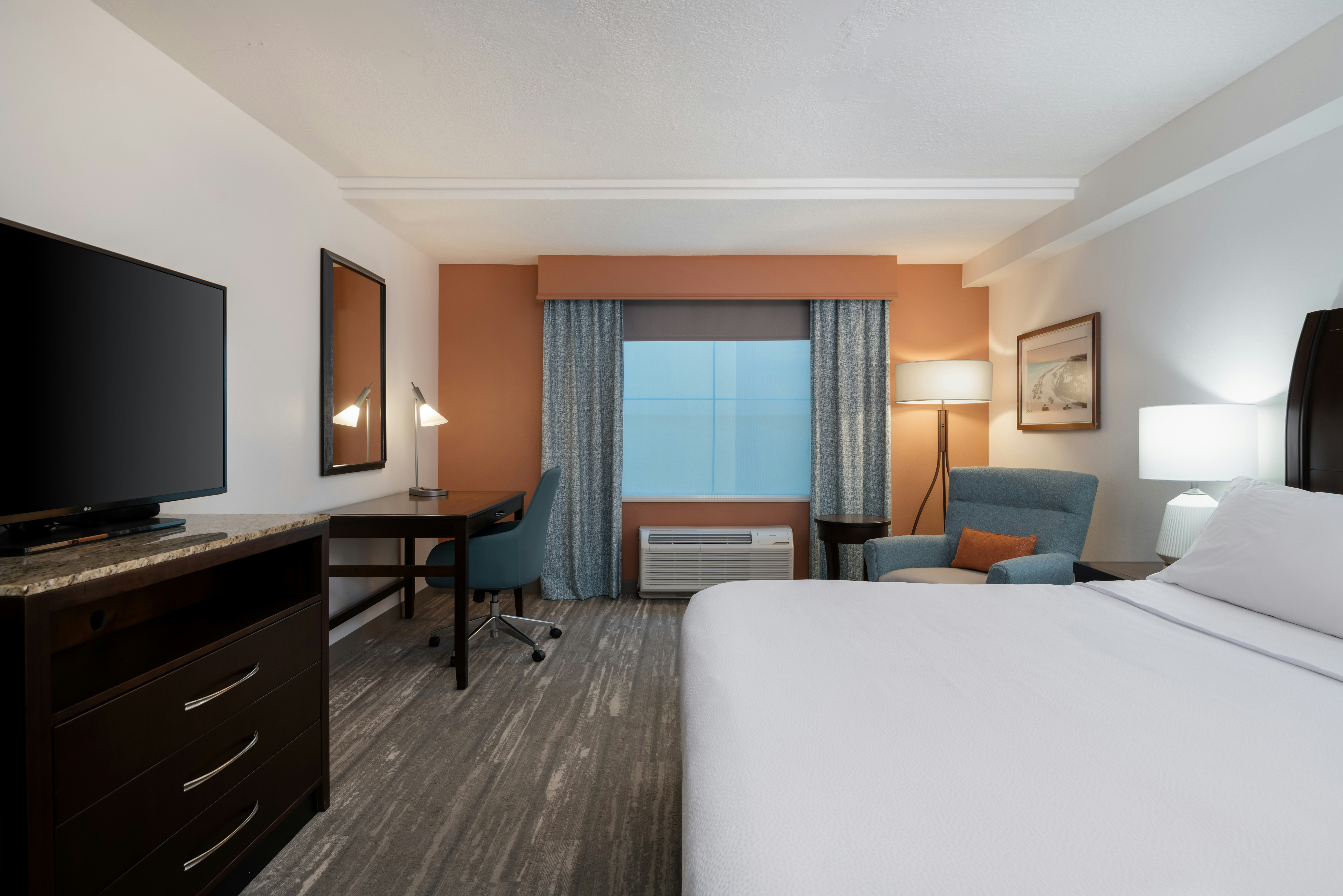 ROOM, KING BED