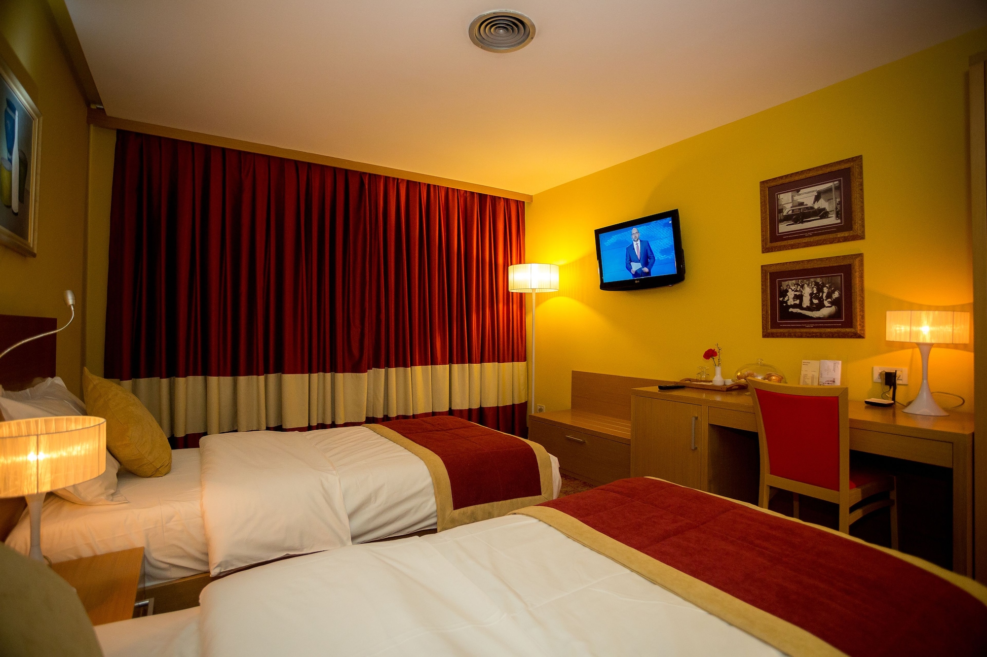 Room at Hotel Colosseo, SHKODER