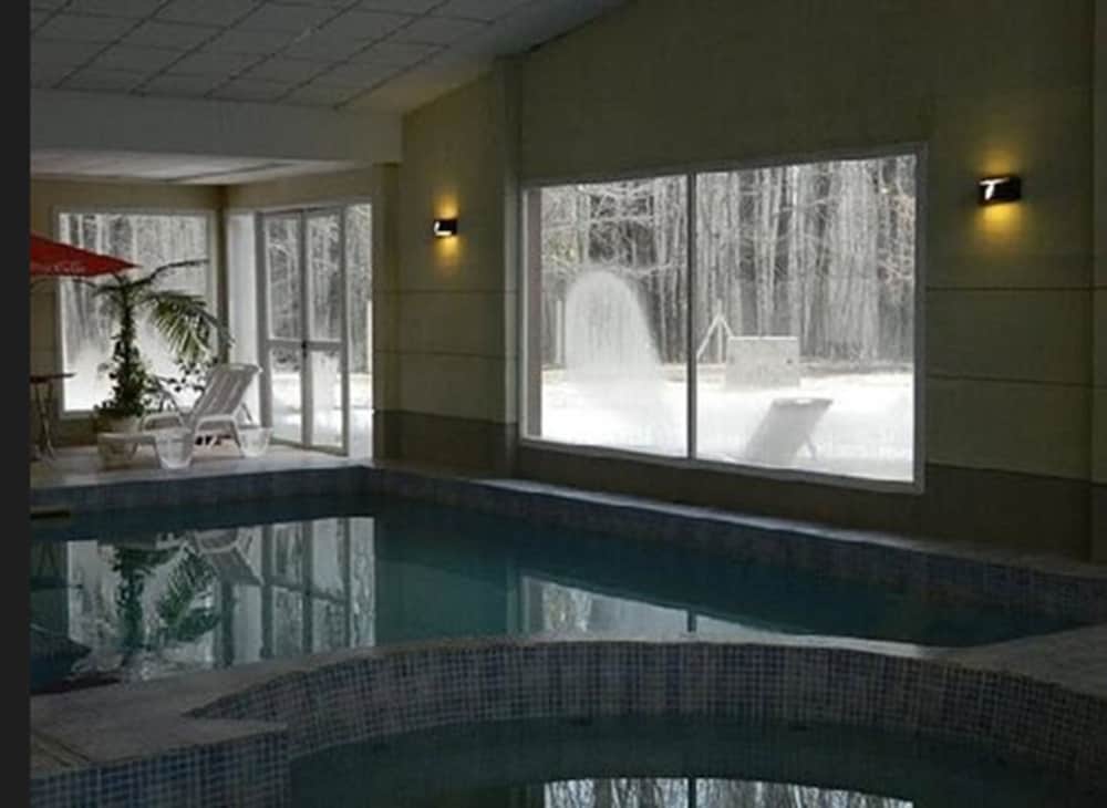 Malargue Inn and Suites 10/22