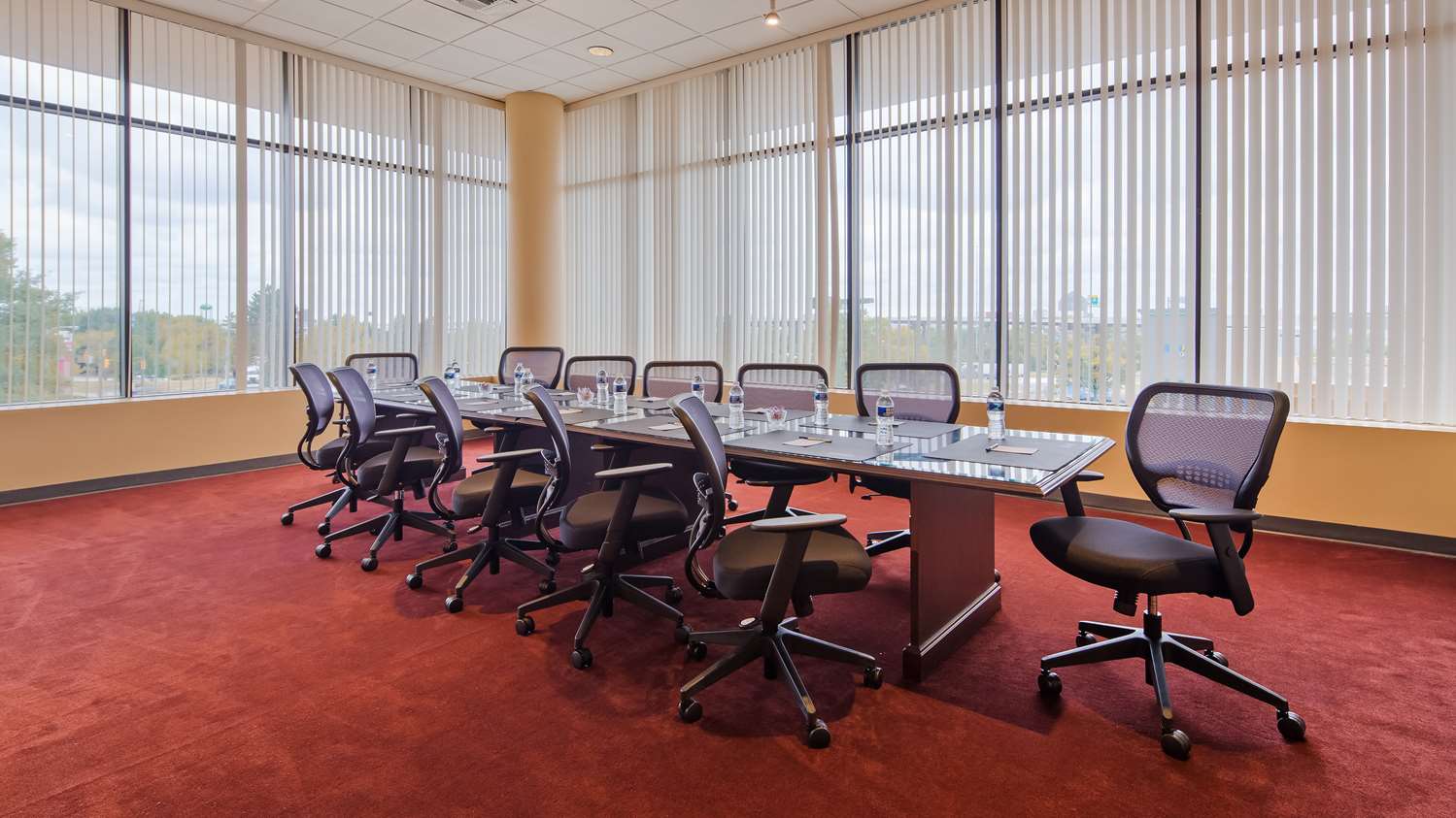 Best Western Plus Hotel & Conference Center 41/46
