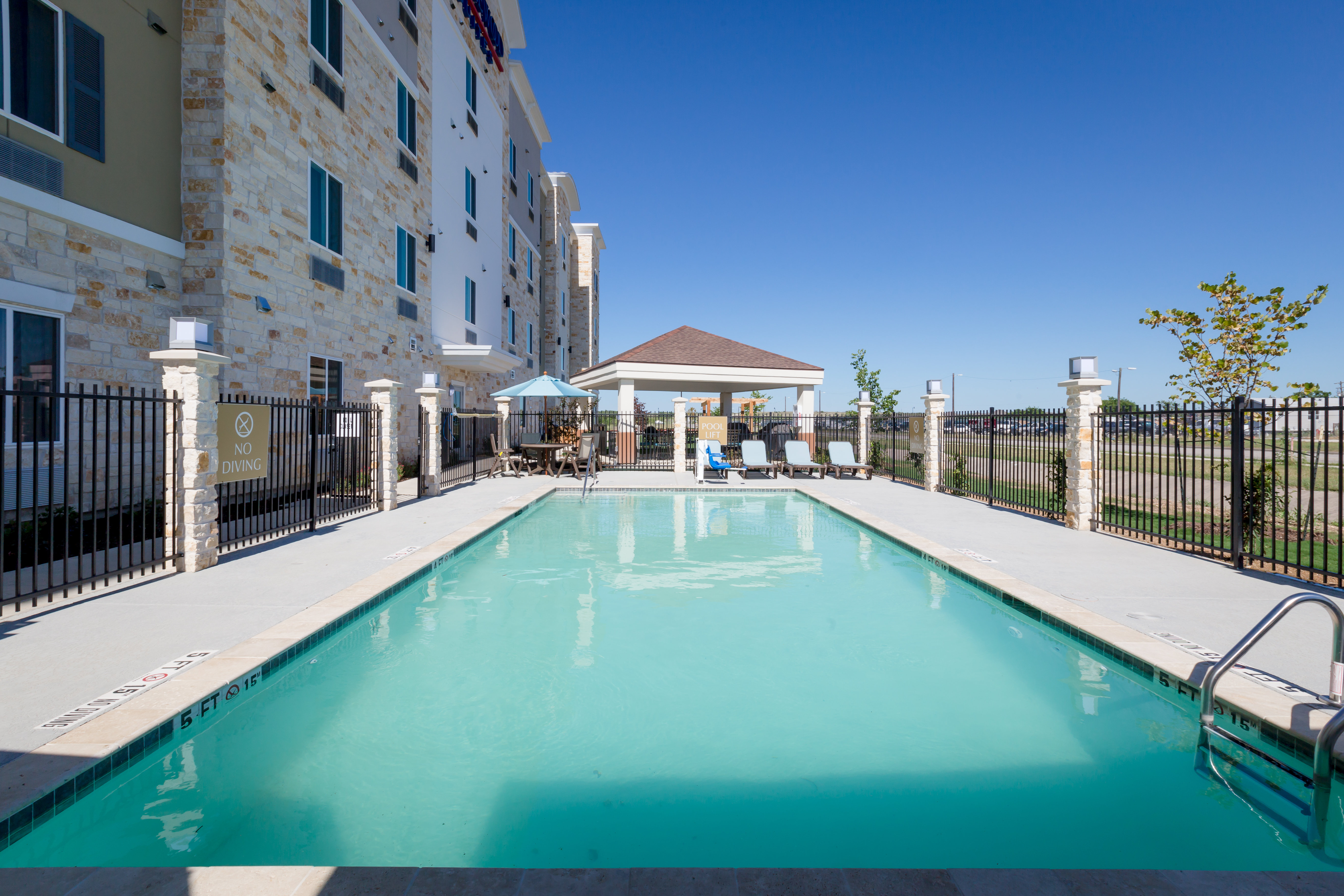 CANDLEWOOD SUITES BUDA - AUSTIN SW 15/16