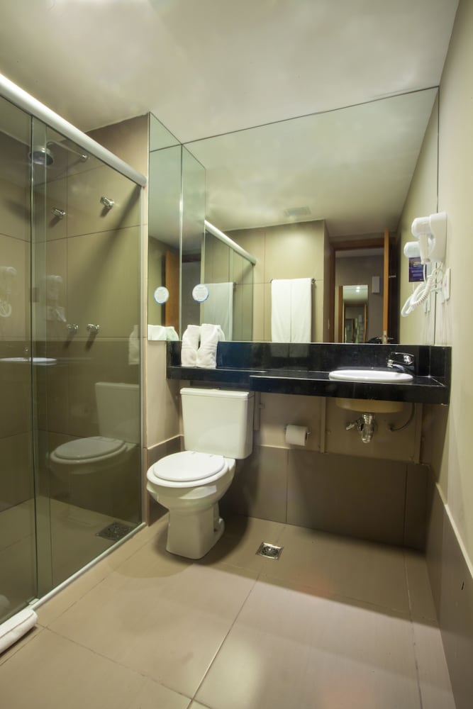 Bh Raja Hotel 13/46