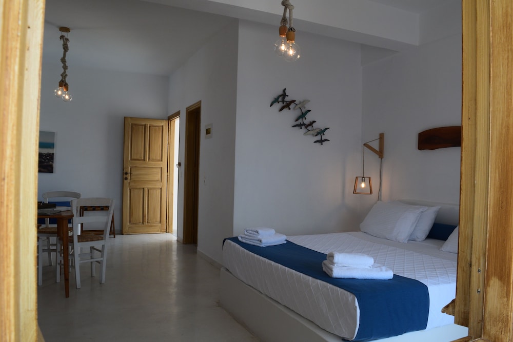 Studio, 1 Queen and 1 Single Bed, Sea View