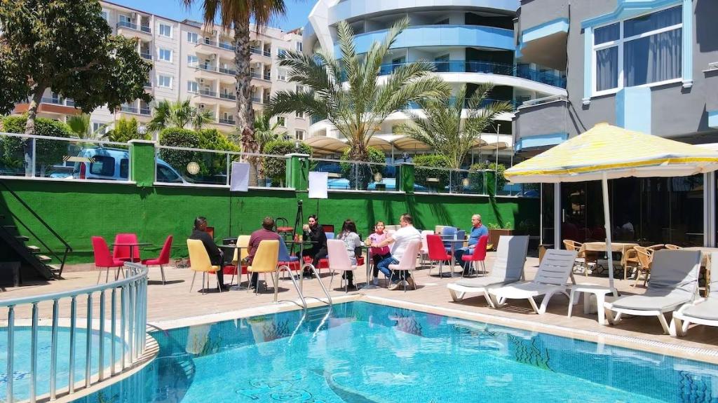 Semt Luna Beach Hotel 37/45