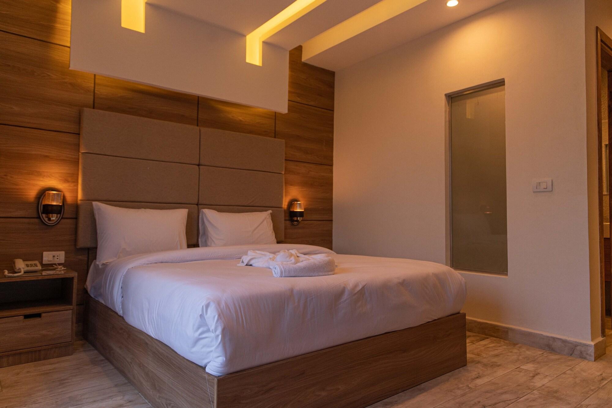 غرفة بانورامية بسرير مزدوج، Nine Pyramids View Hotel 2/5